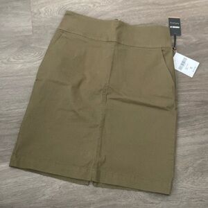 •NWT• Forever 21 Pencil Skirt